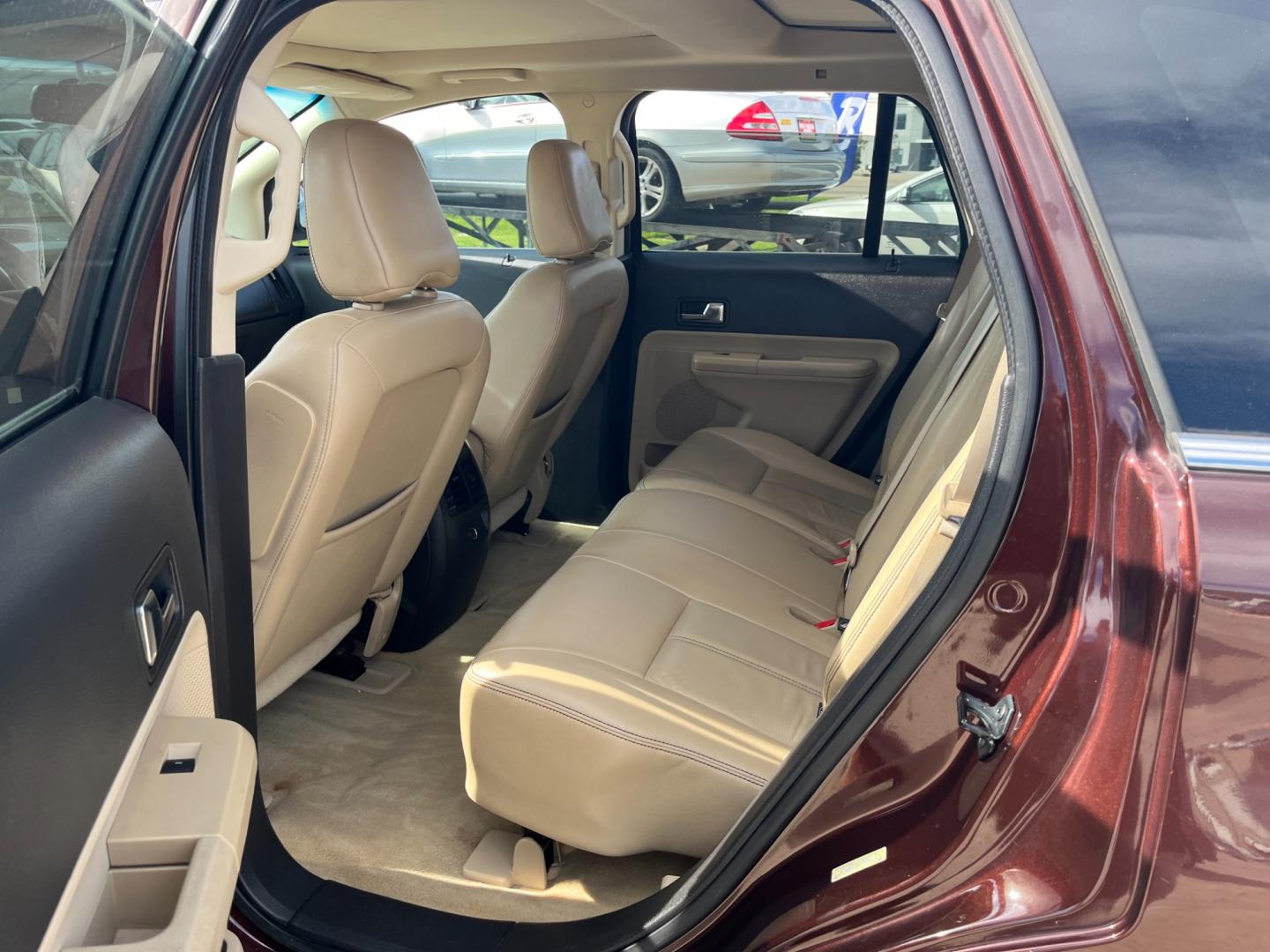 2009 BROWN /TAN Ford Edge (2FMDK39C09B) , Automatic transmission, located at 14700 Tomball Parkway 249, Houston, TX, 77086, (281) 444-2200, 29.928619, -95.504074 - Photo#9